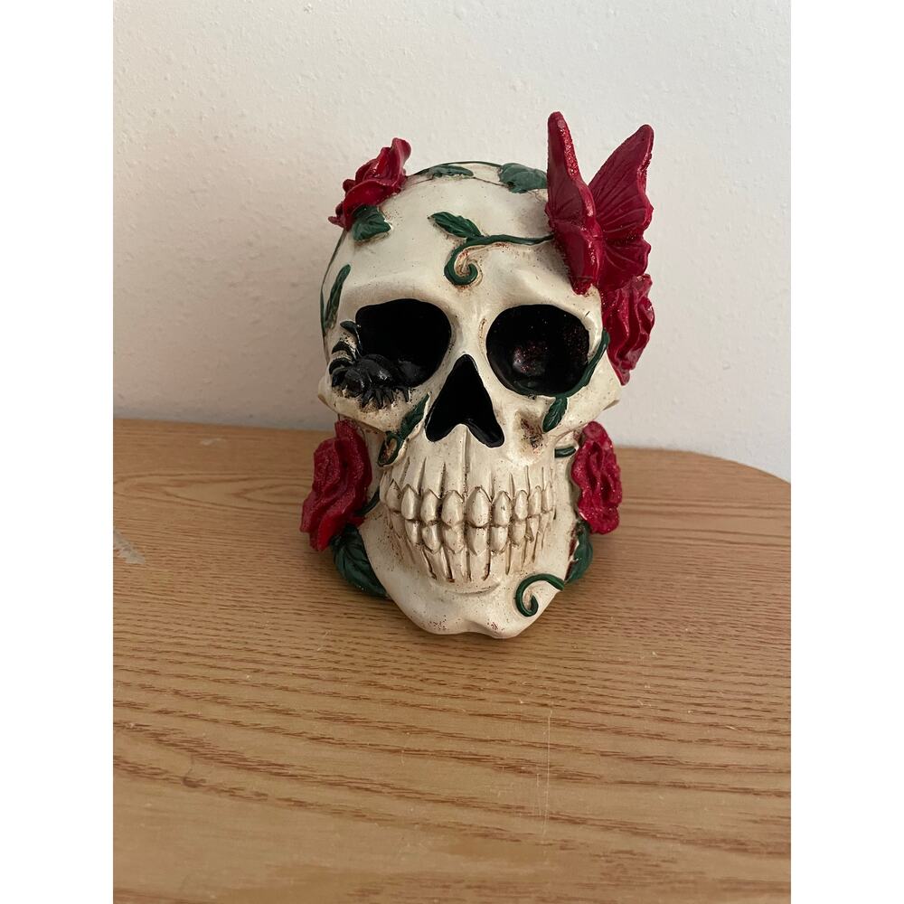 New Halloween 👻 Decor Skull 💀 with Spider 🕷️ and Roses 🥀 size 5.5”x7”
